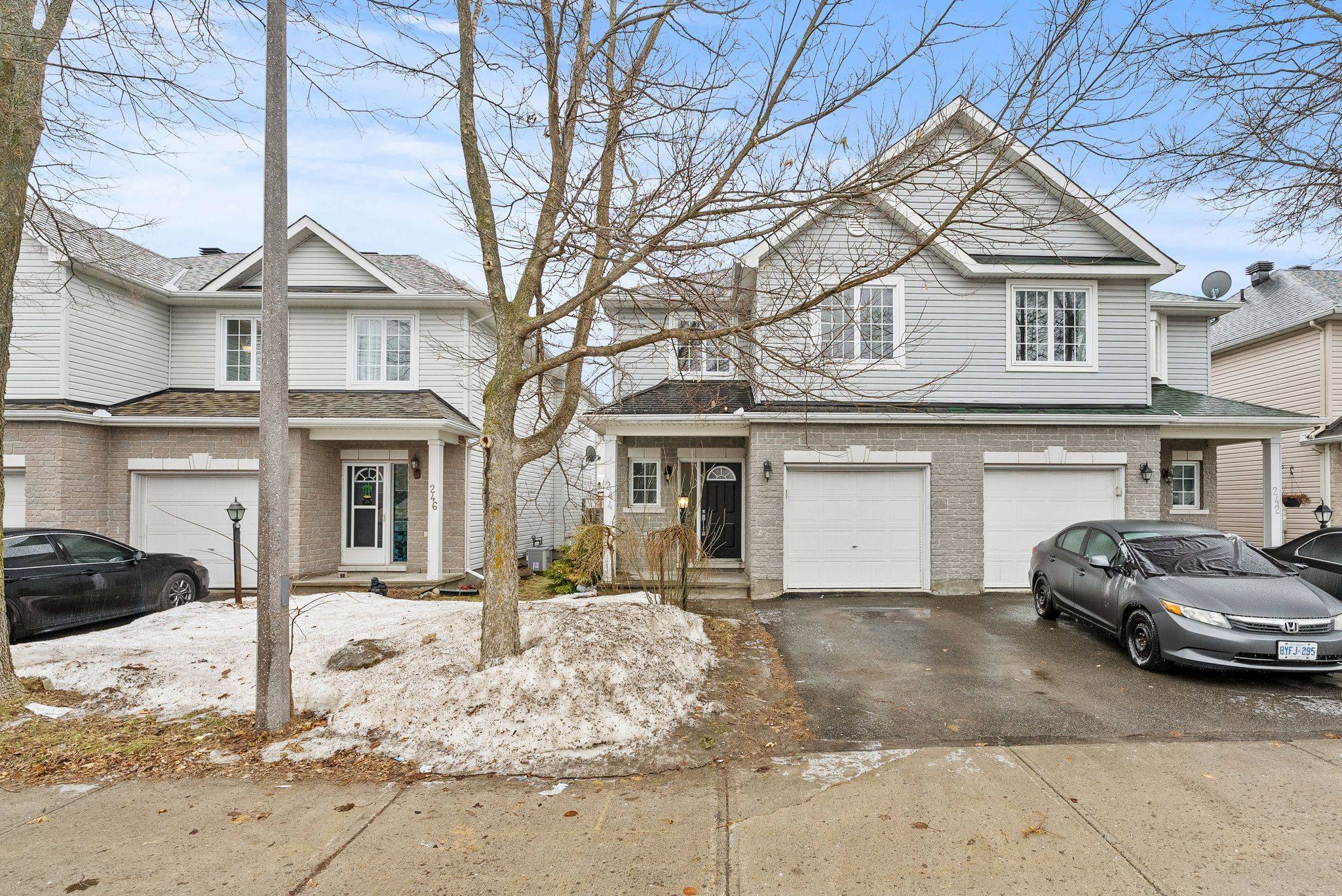 244 DEERFOX DR, Barrhaven, ON K2J 4Z2