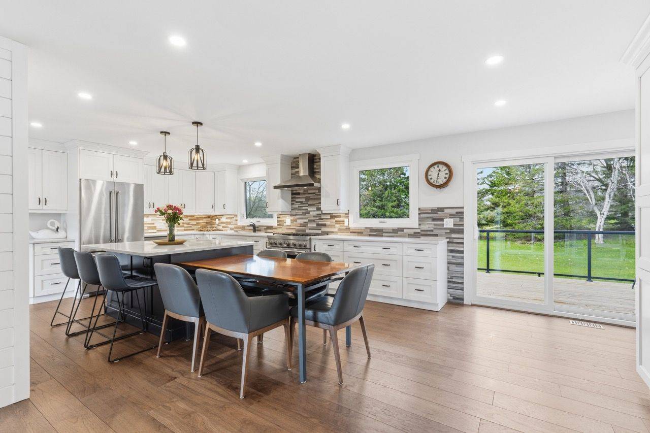 14 Curling RD, Bracebridge, ON P1L 1M6