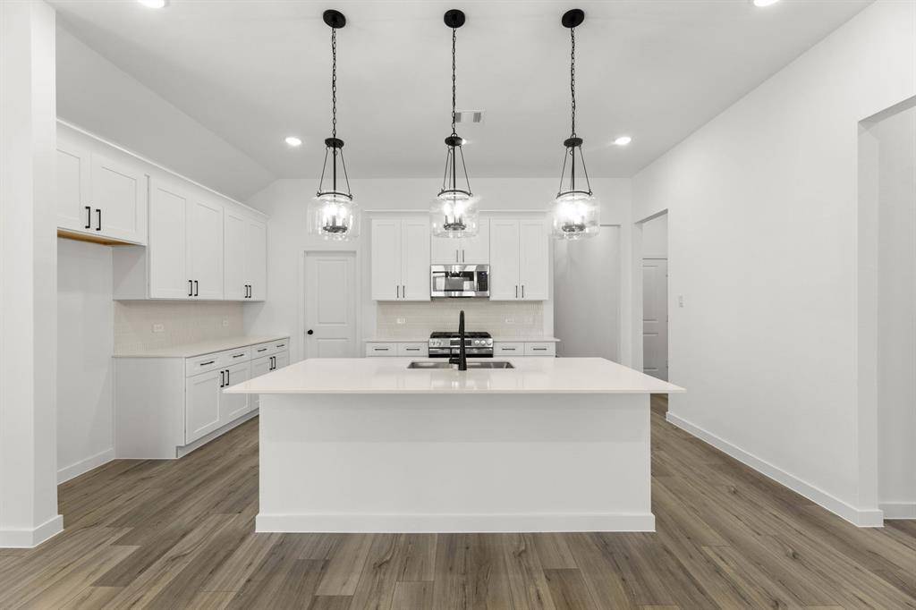 677 Tyronza Drive, Justin, TX 76247