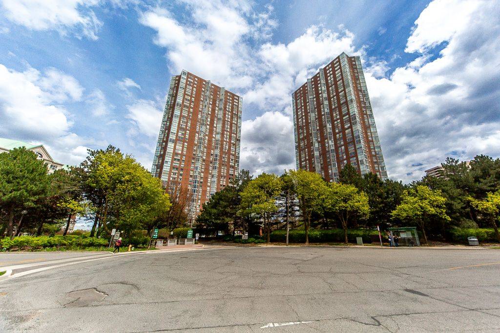 5 Concorde PL #510, Toronto C13, ON M3C 3M8