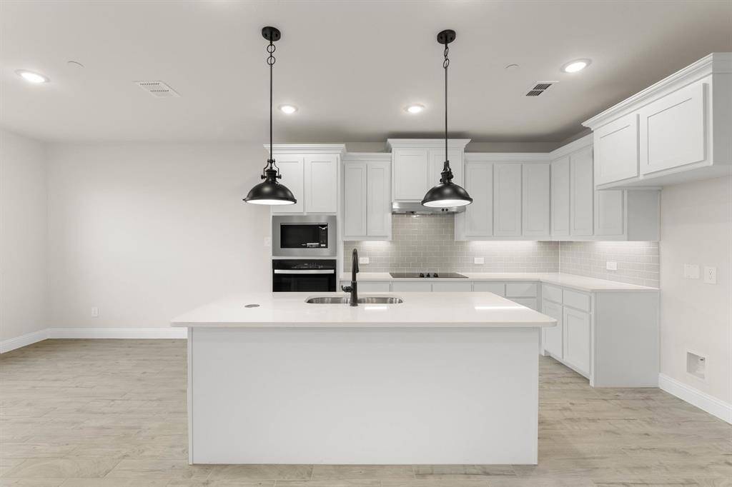 655 Sandiford Court, Mansfield, TX 76063