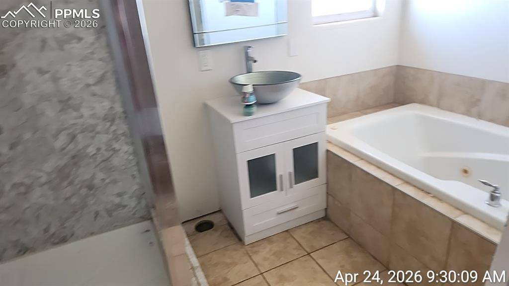 1695 E Buffalo LN, Pueblo, CO 81007