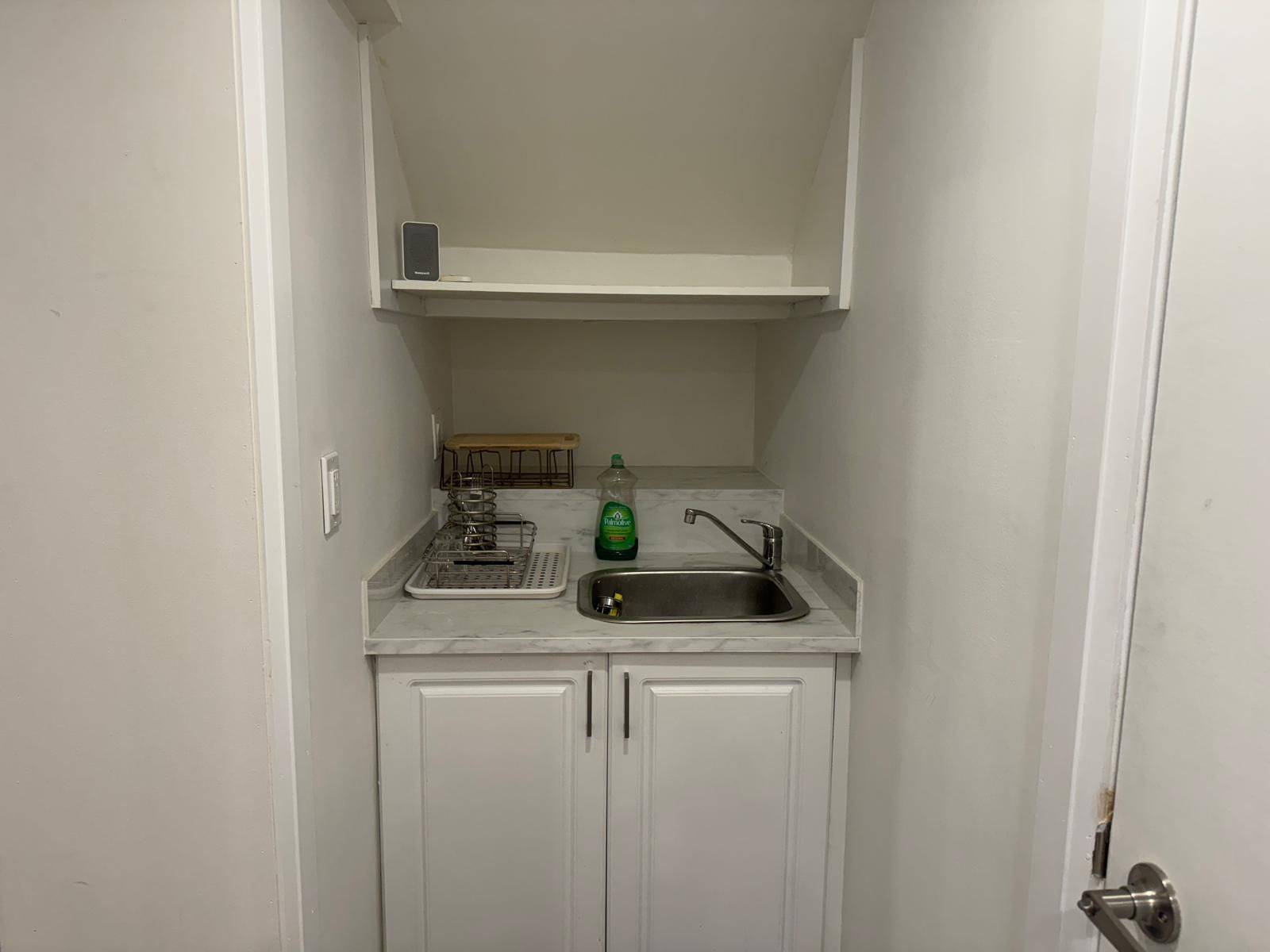 1 Davidson RD, Aurora, ON L4G 2A9