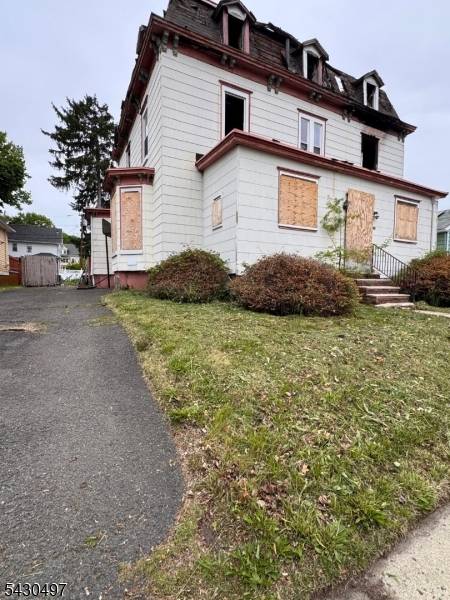 17 Westcott St, East Orange City, NJ 07017