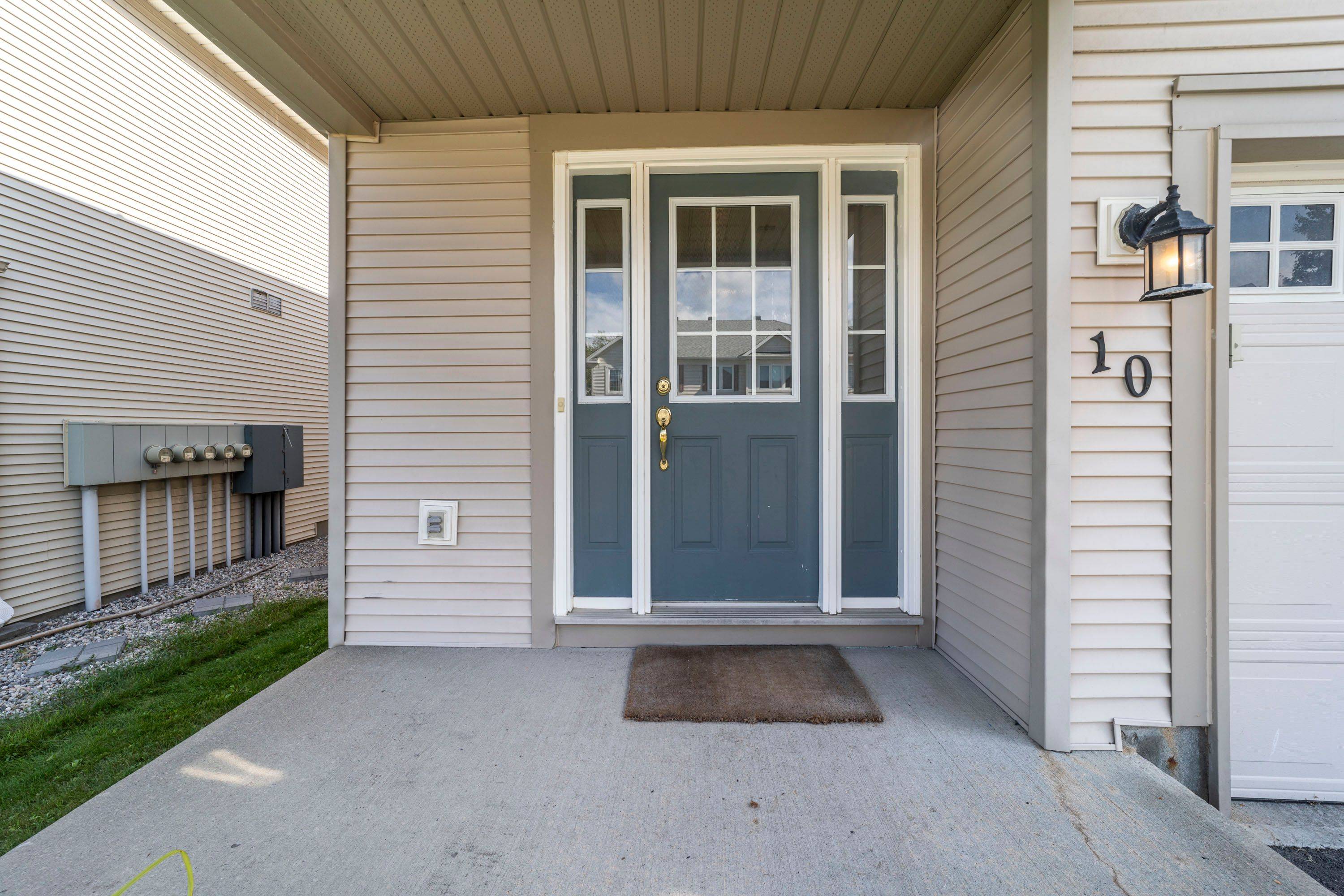 10 Fieldberry Private, Barrhaven, ON K2J 5E7