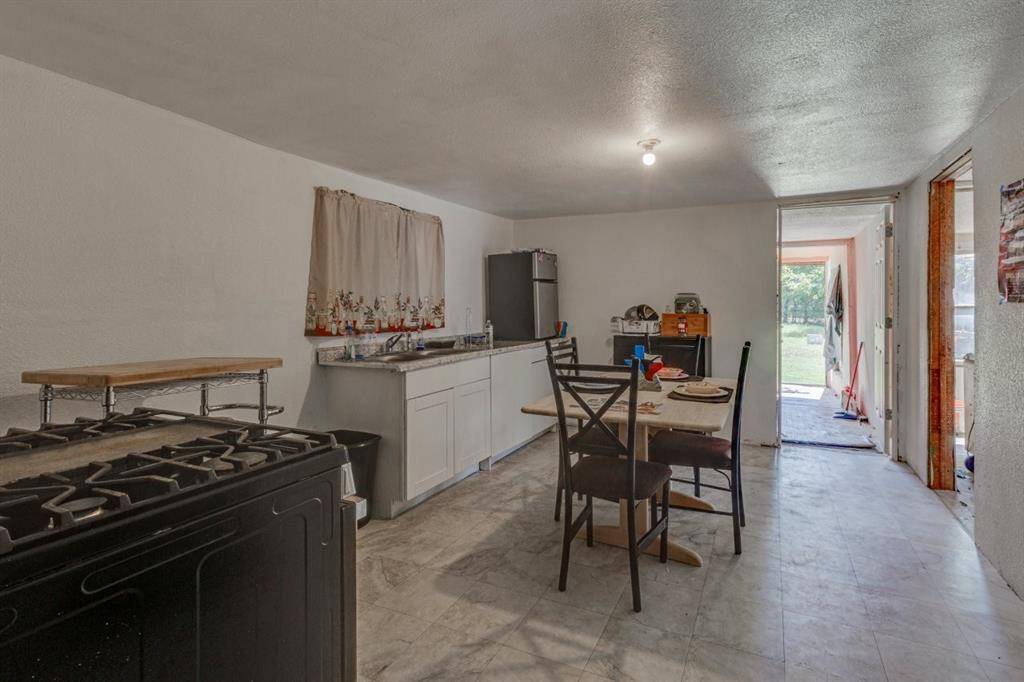 3130 Palacios Avenue, Dallas, TX 75212