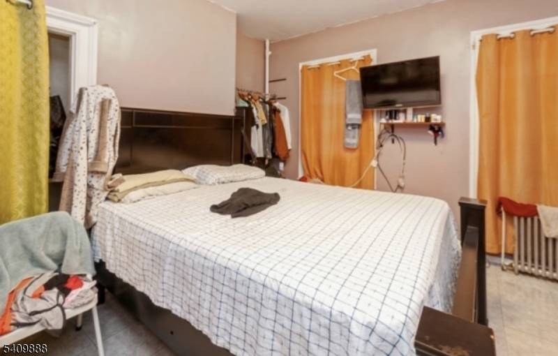 148 Barclay St, Paterson City, NJ 07503