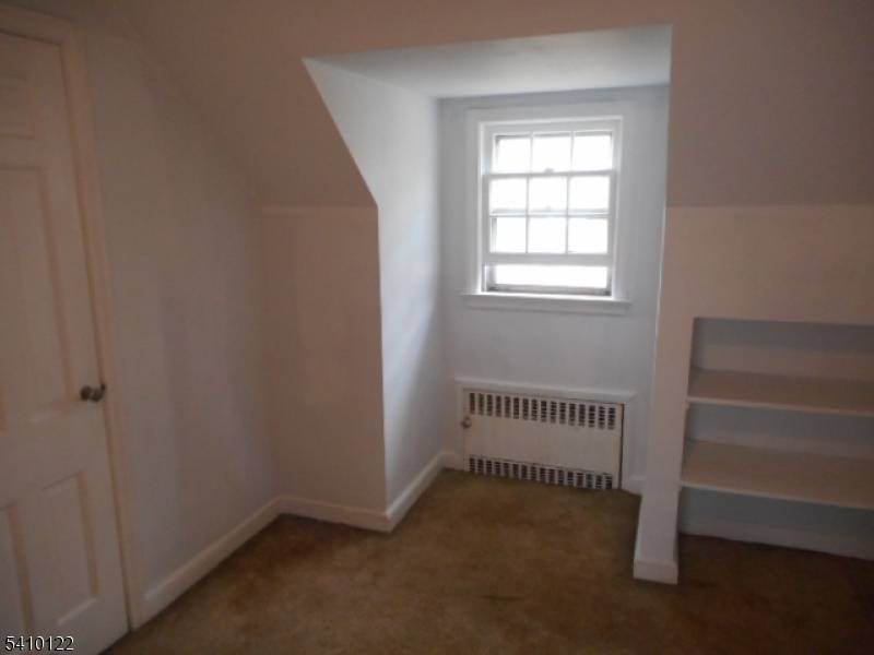 52 E Sumner Ave, Roselle Park Boro, NJ 07204