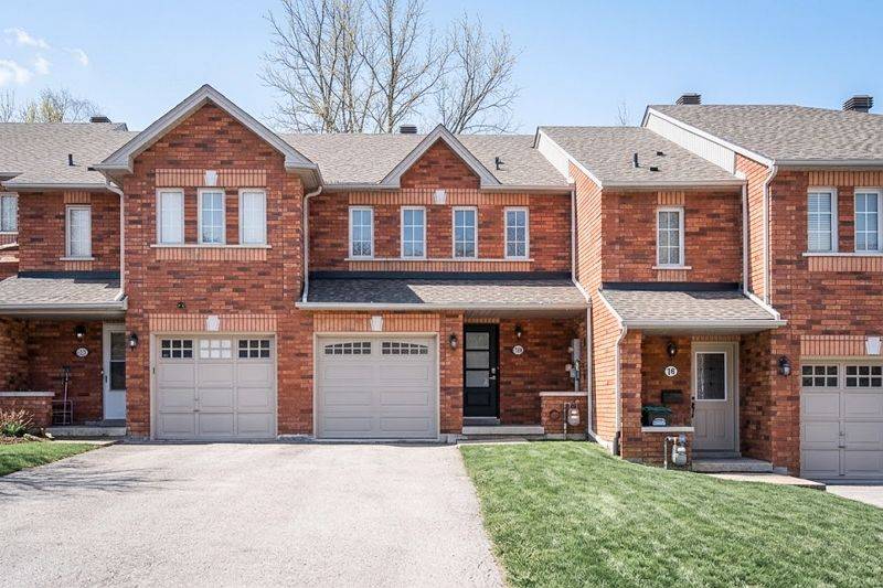 20 Kelly PL, Barrie, ON L4N 8N2