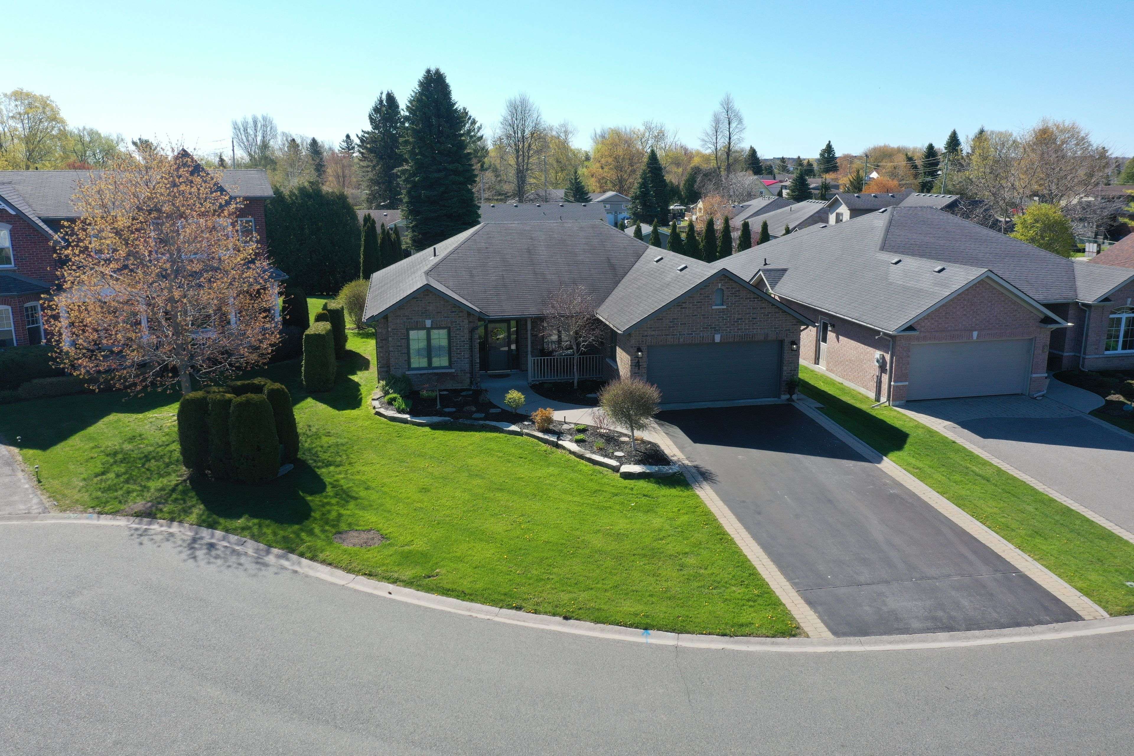 4 Hickory CT, Brighton, ON K0K 1H0