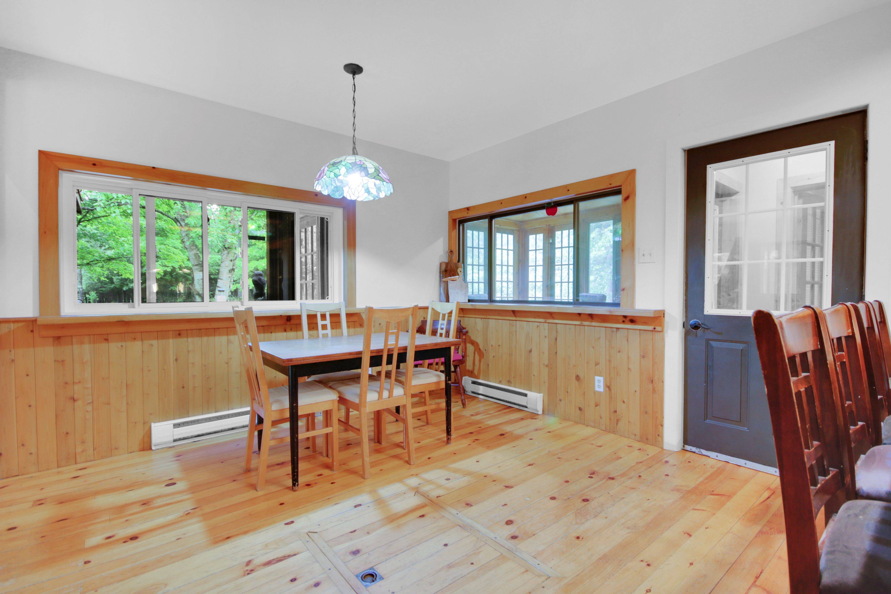 828 Ashby RD, Lanark Highlands, ON K0G 1K0