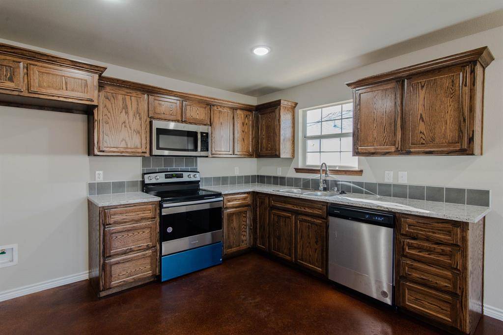 1014 Pine Street, Bonham, TX 75418