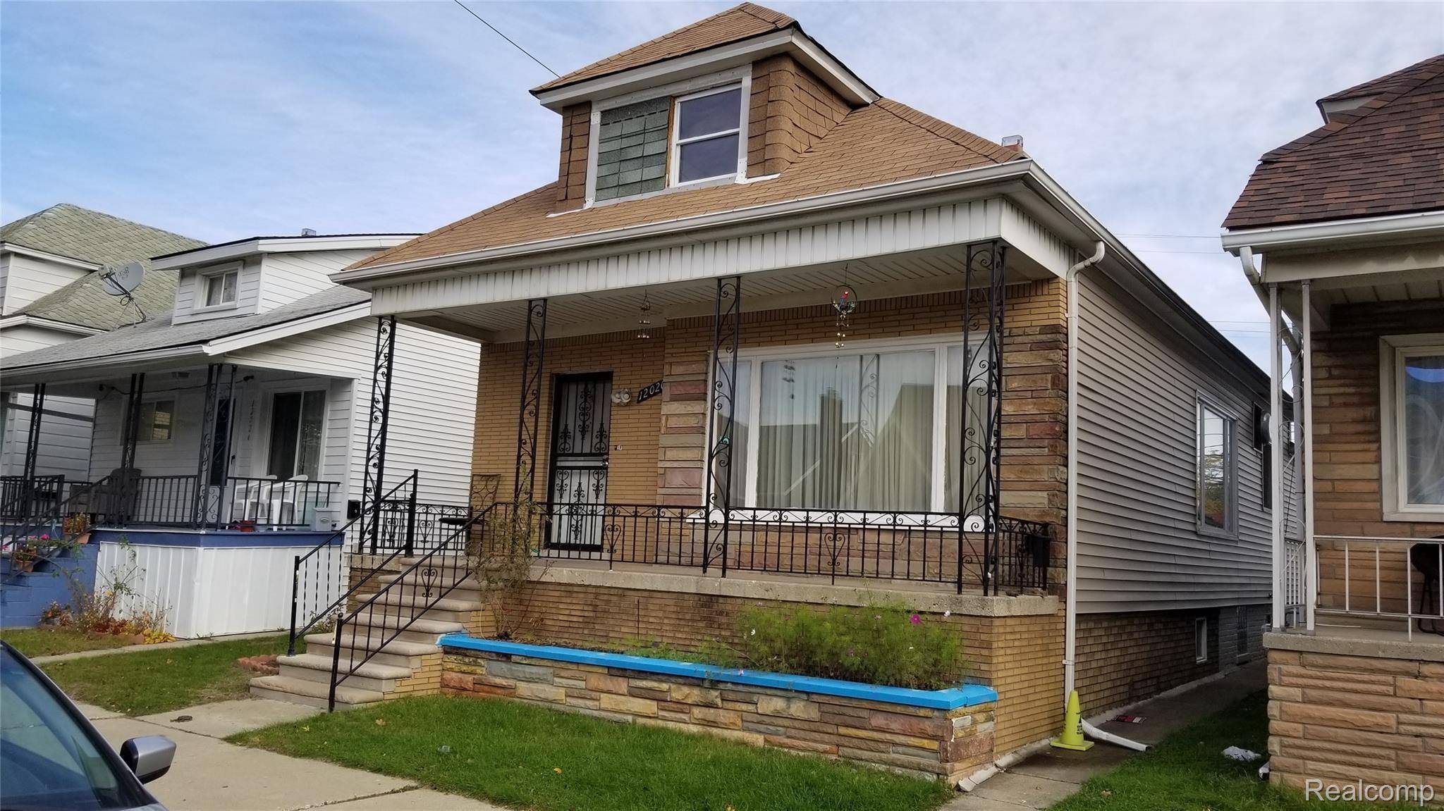 12020 CHAREST FLR #2 ST, Hamtramck, MI 48212