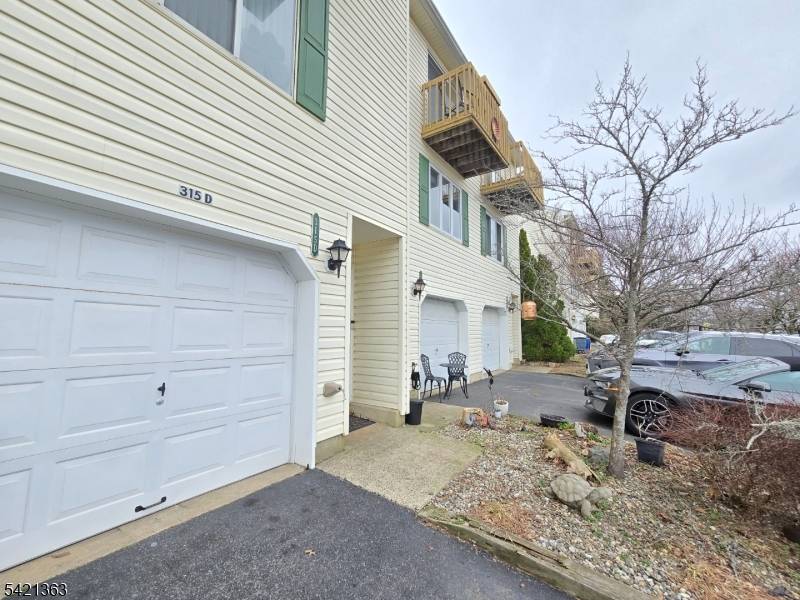 315 Shore Dr #D, Highlands Boro, NJ 07732