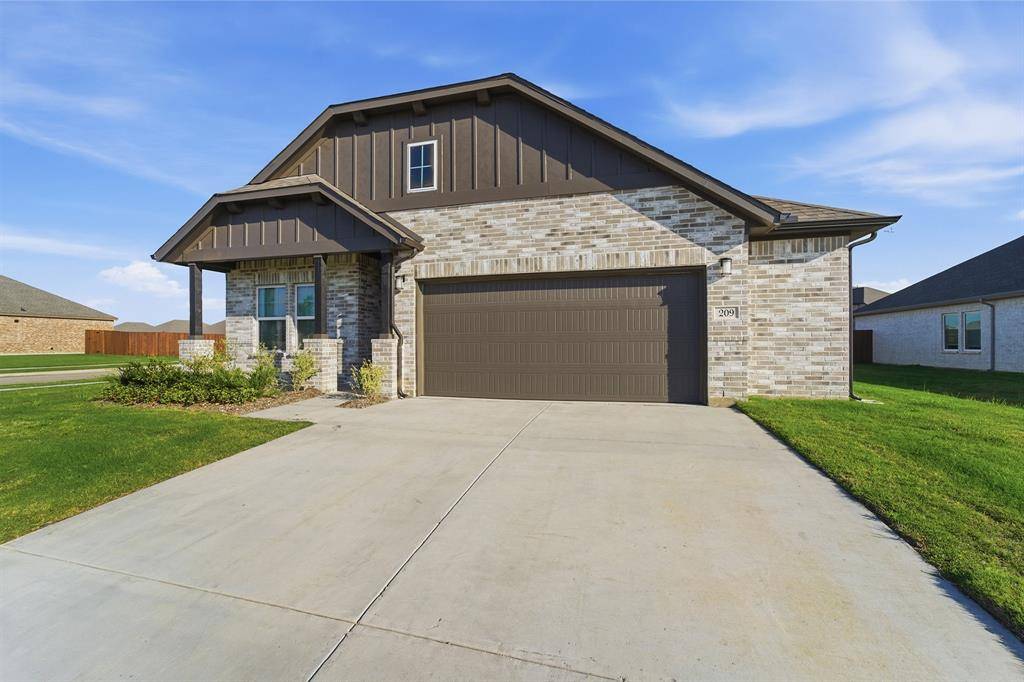 209 Charismatic Road, Waxahachie, TX 75165
