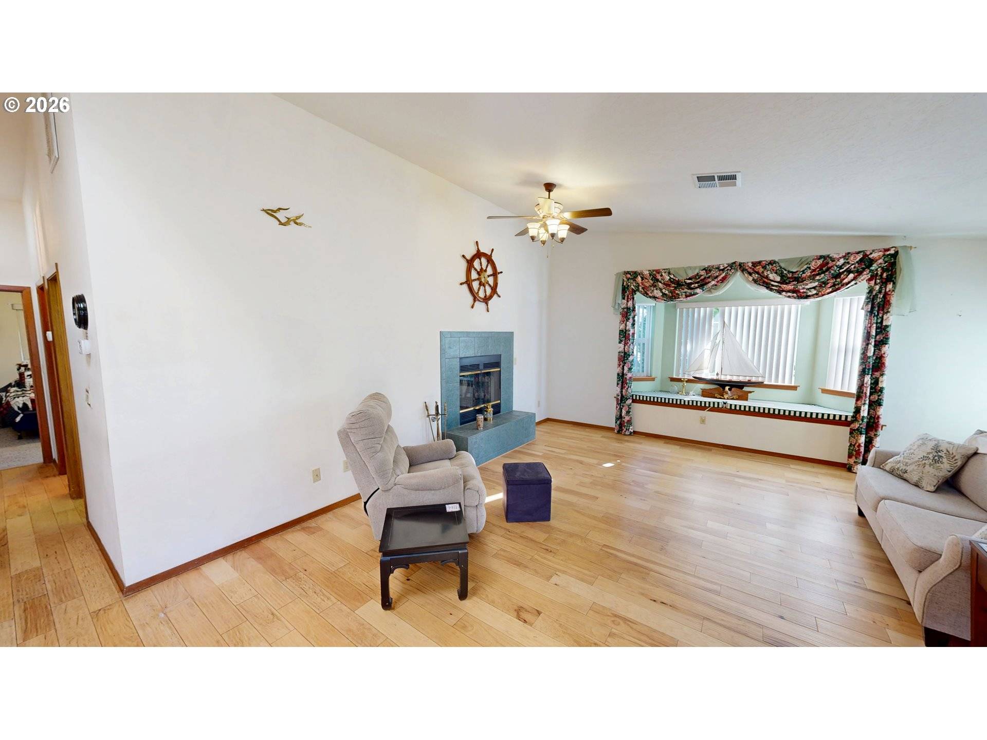 1389 GLENWOOD DR, Brookings, OR 97415