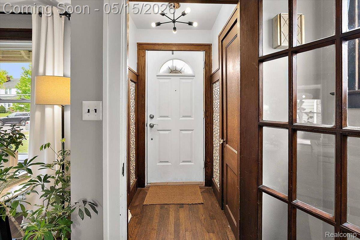 516 Woodcrest DR, Royal Oak, MI 48067