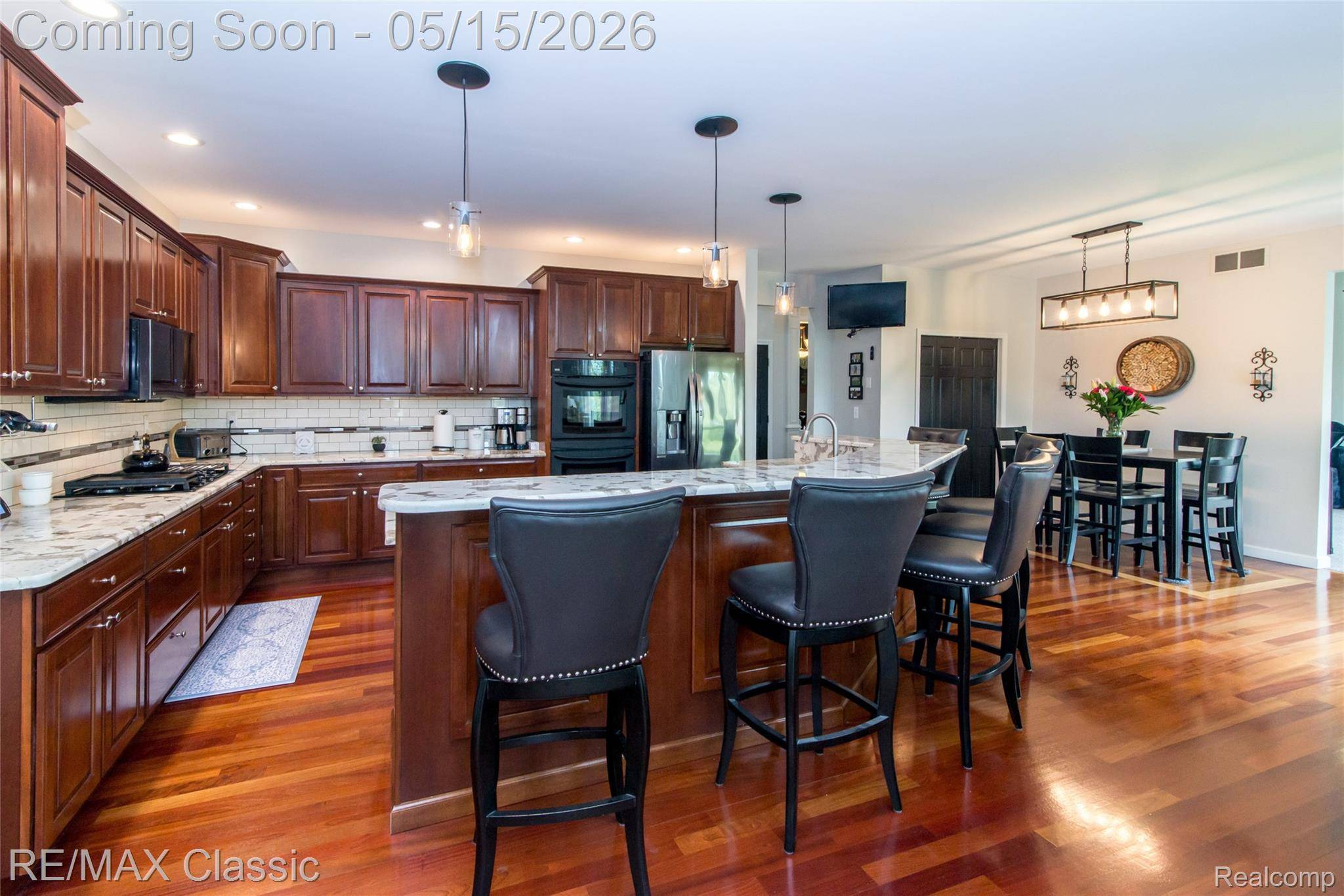 4144 Meadow Hills DR, Hamburg Township, MI 48169