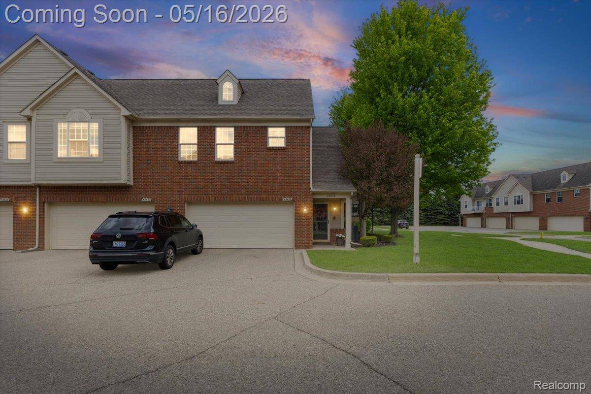 43456 Pendleton CIR, Sterling Heights, MI 48313