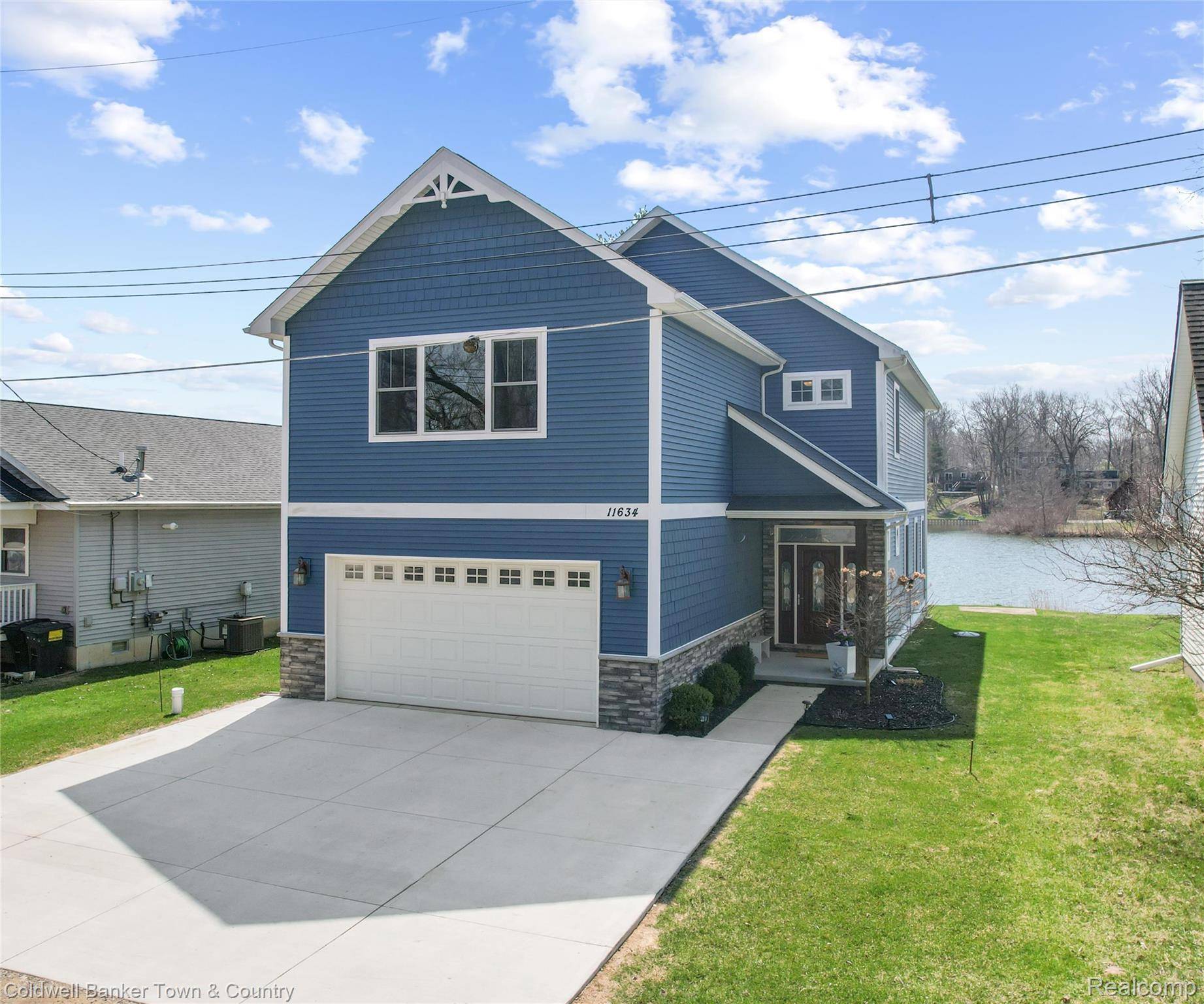 11634 Island CT, Hartland Township, MI 48353