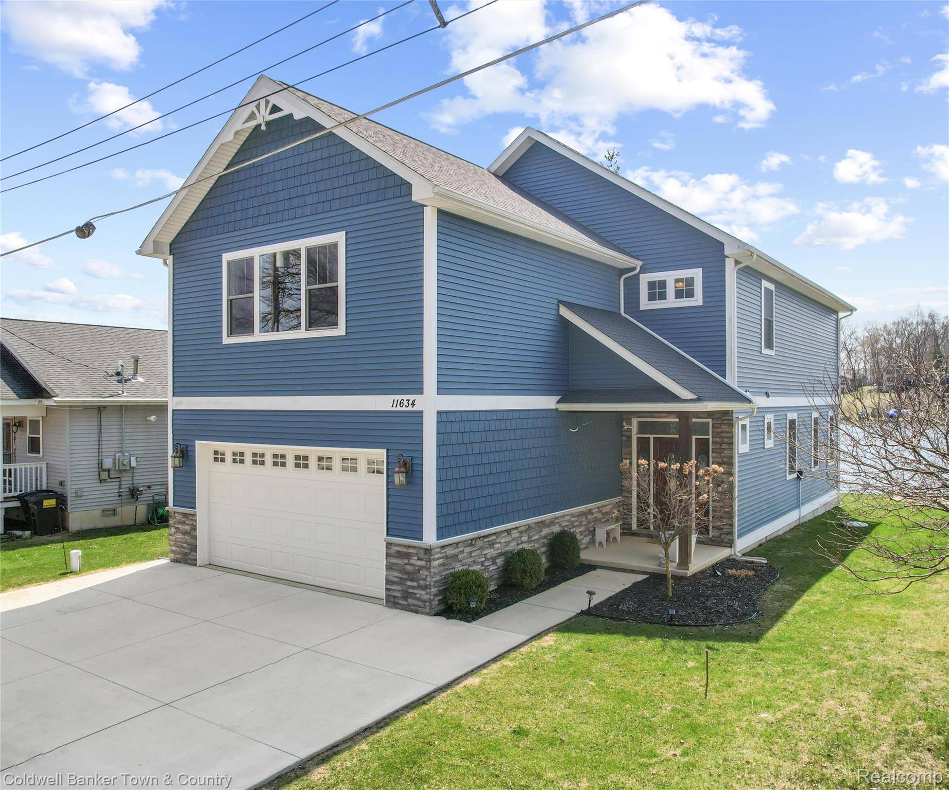 11634 Island CT, Hartland Township, MI 48353