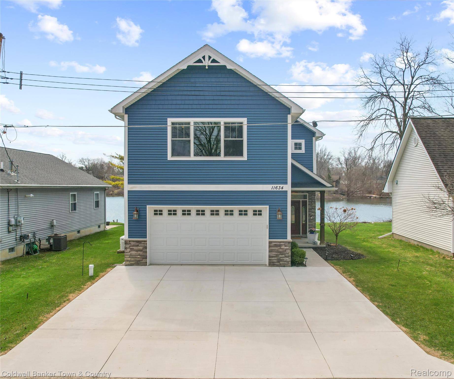 11634 Island CT, Hartland Township, MI 48353