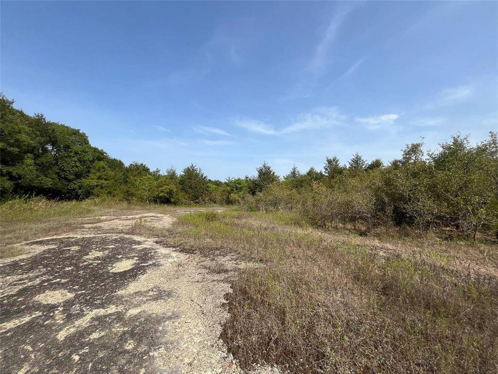 435 County Road 3520, Honey Grove, TX 75446