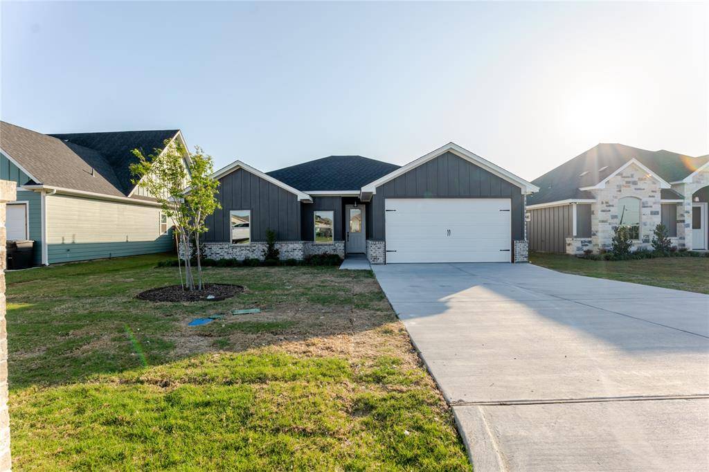 9213 Parkview Circle, Tolar, TX 76476