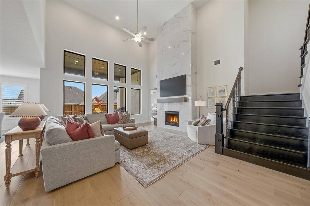 2113 Heather Hills Drive, Fort Worth, TX 76008