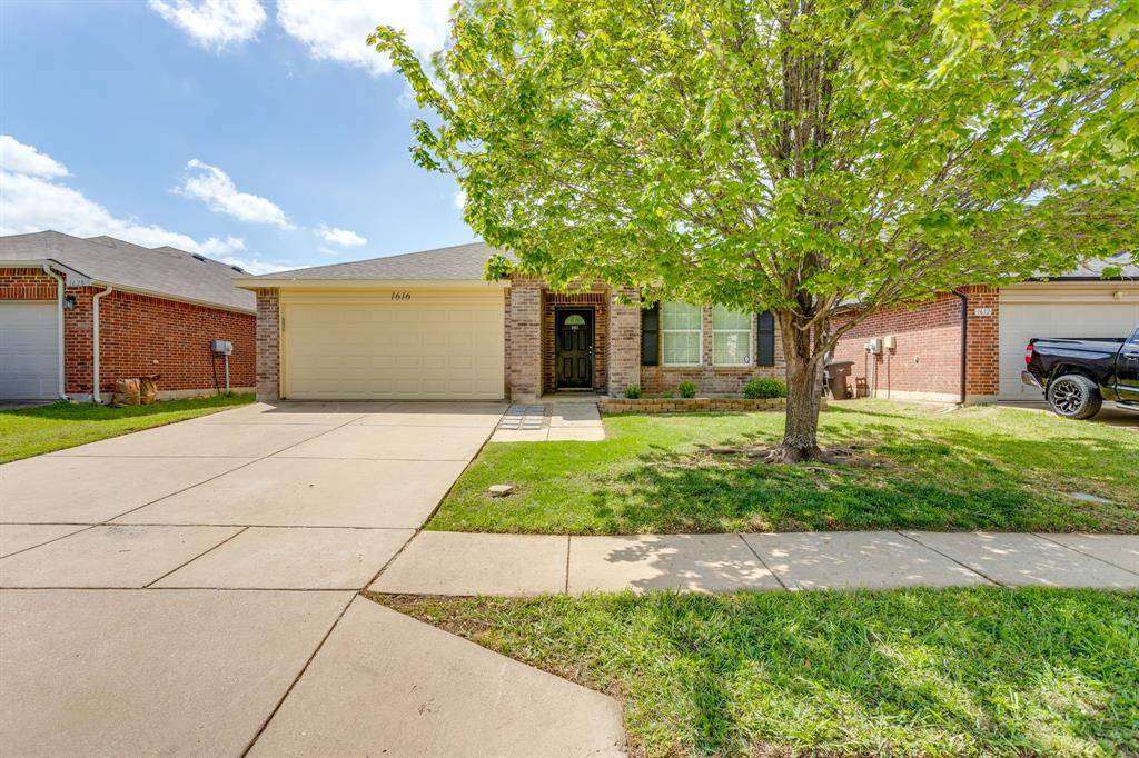 1616 Diamond Lake Trail, Fort Worth, TX 76247