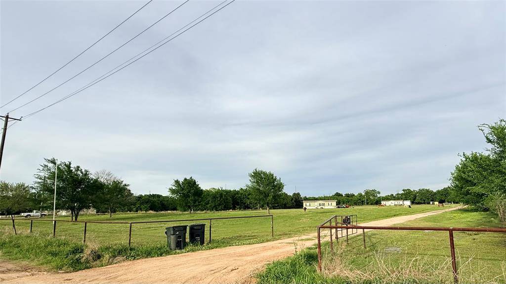 198 Railroad Drive, Mabank, TX 75156