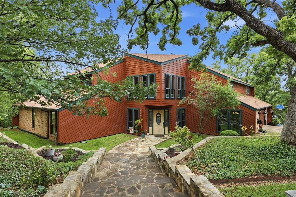 122 Brookdale Drive, Highland Village, TX 75077