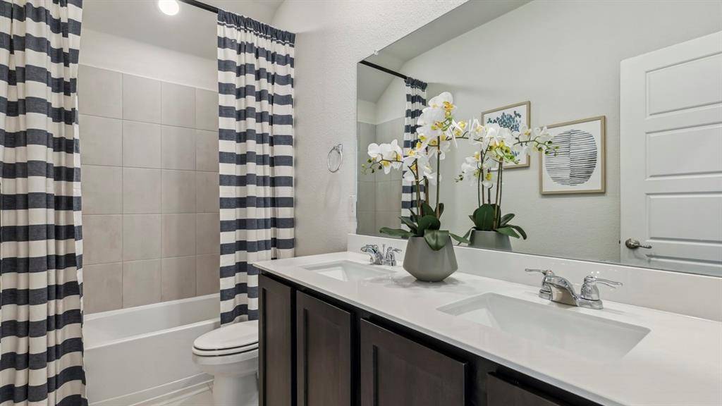 411 Carthage Street, Caddo Mills, TX 75135