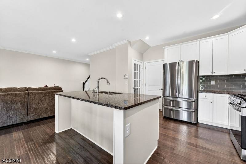 16 Shadetree Ln, Mount Arlington Boro, NJ 07856