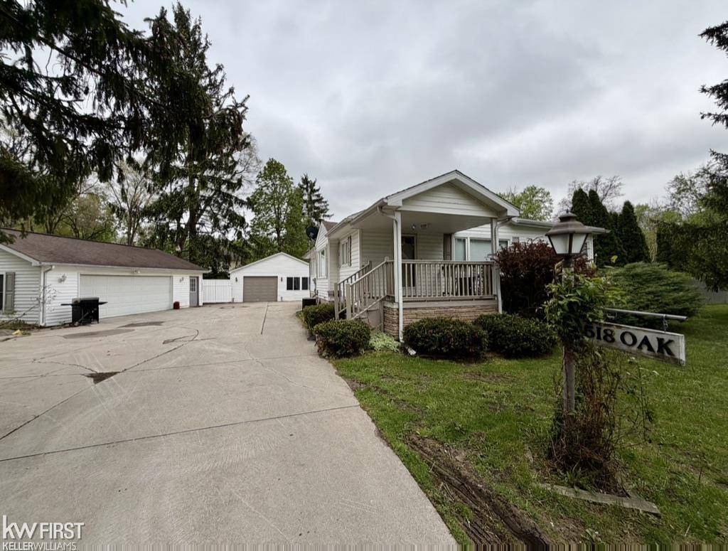 518 Oak ST, Mt Morris, MI 48458