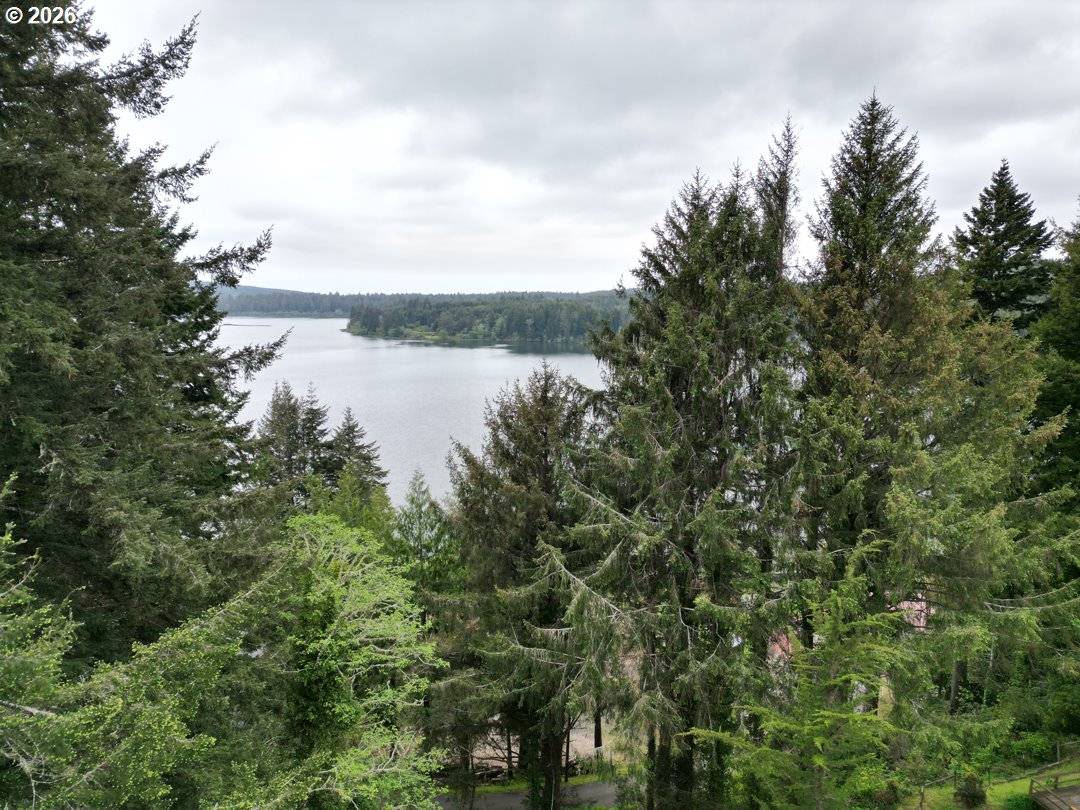 83027 Siltcoos Station RD, Westlake, OR 97493