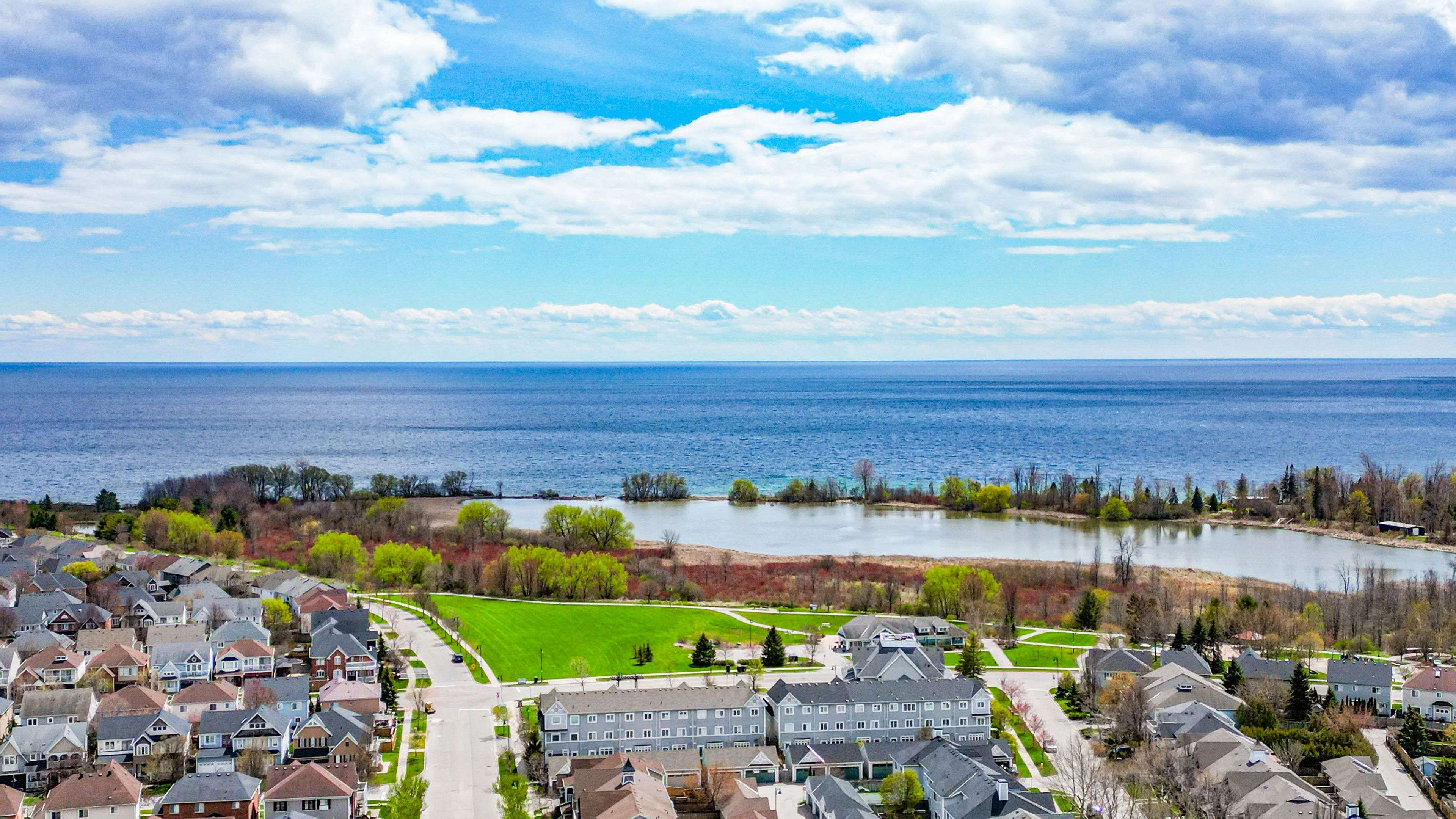 112 Handley CRES, Ajax, ON L1Z 1L7