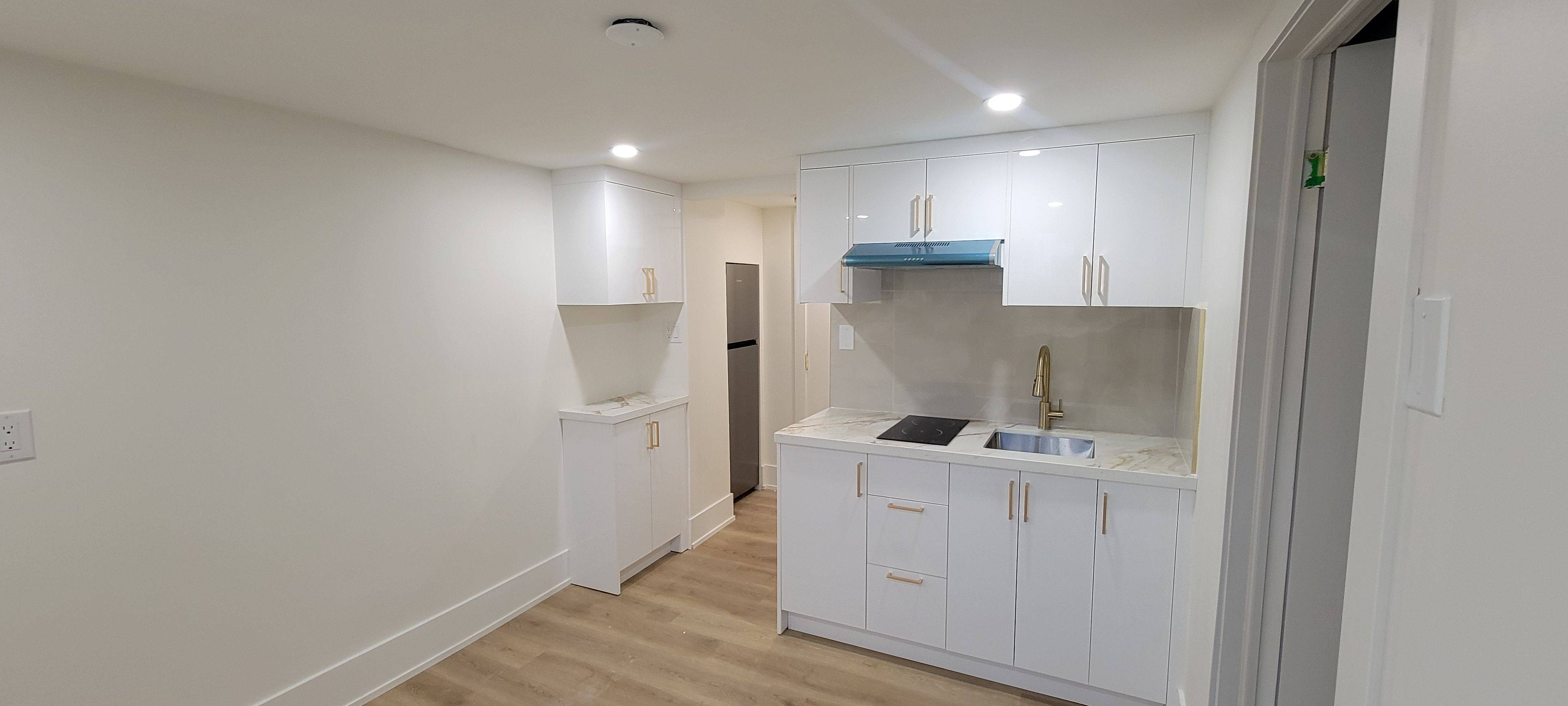 11 Johnson RD #Basement 1, Aurora, ON L4G 2A3
