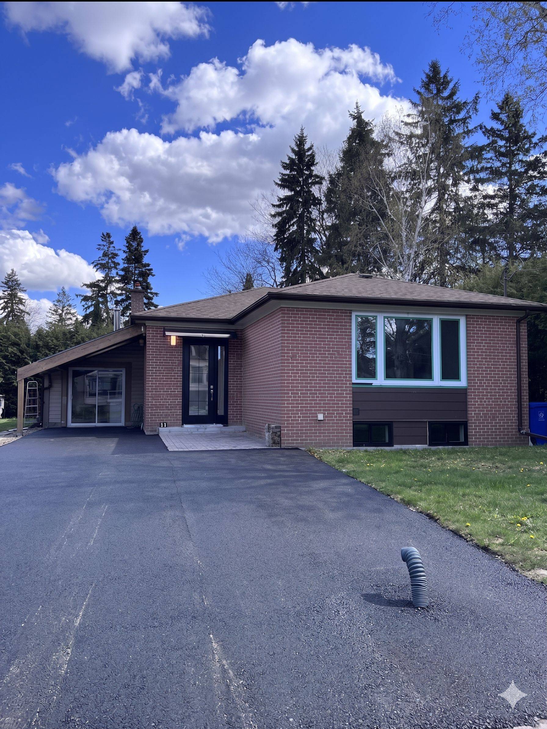 11 Johnson RD #Basement 1, Aurora, ON L4G 2A3