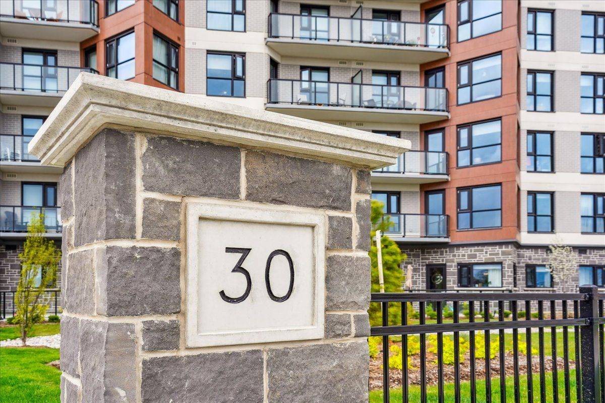 30 Hanmer ST W #909, Barrie, ON L4N 0J8