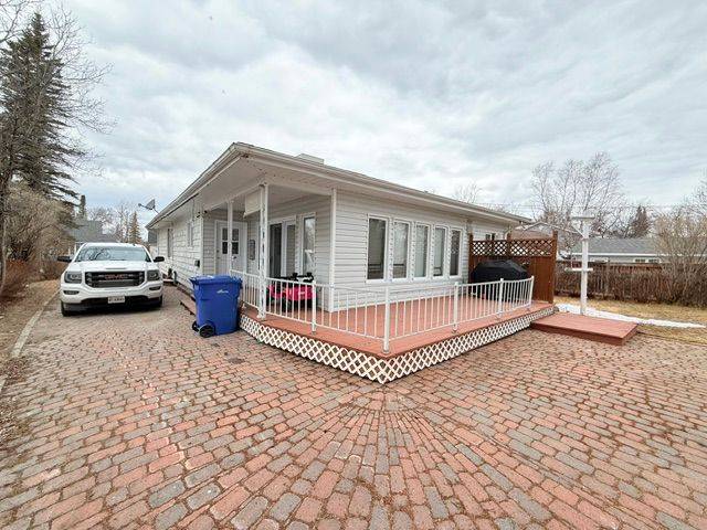 72 Dominion AVE, Kapuskasing, ON P5N 1P4