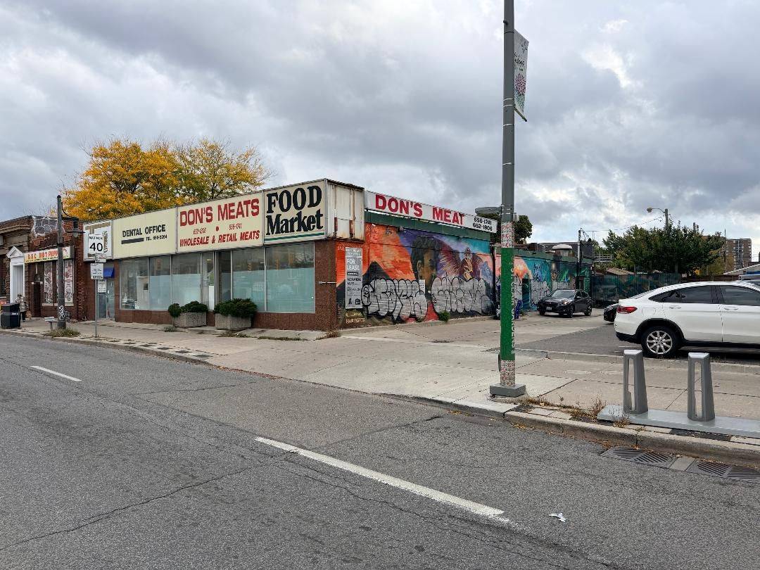 1745,1747 & 1753 St. Clair AVE W, Toronto W03, ON M6N 1J4