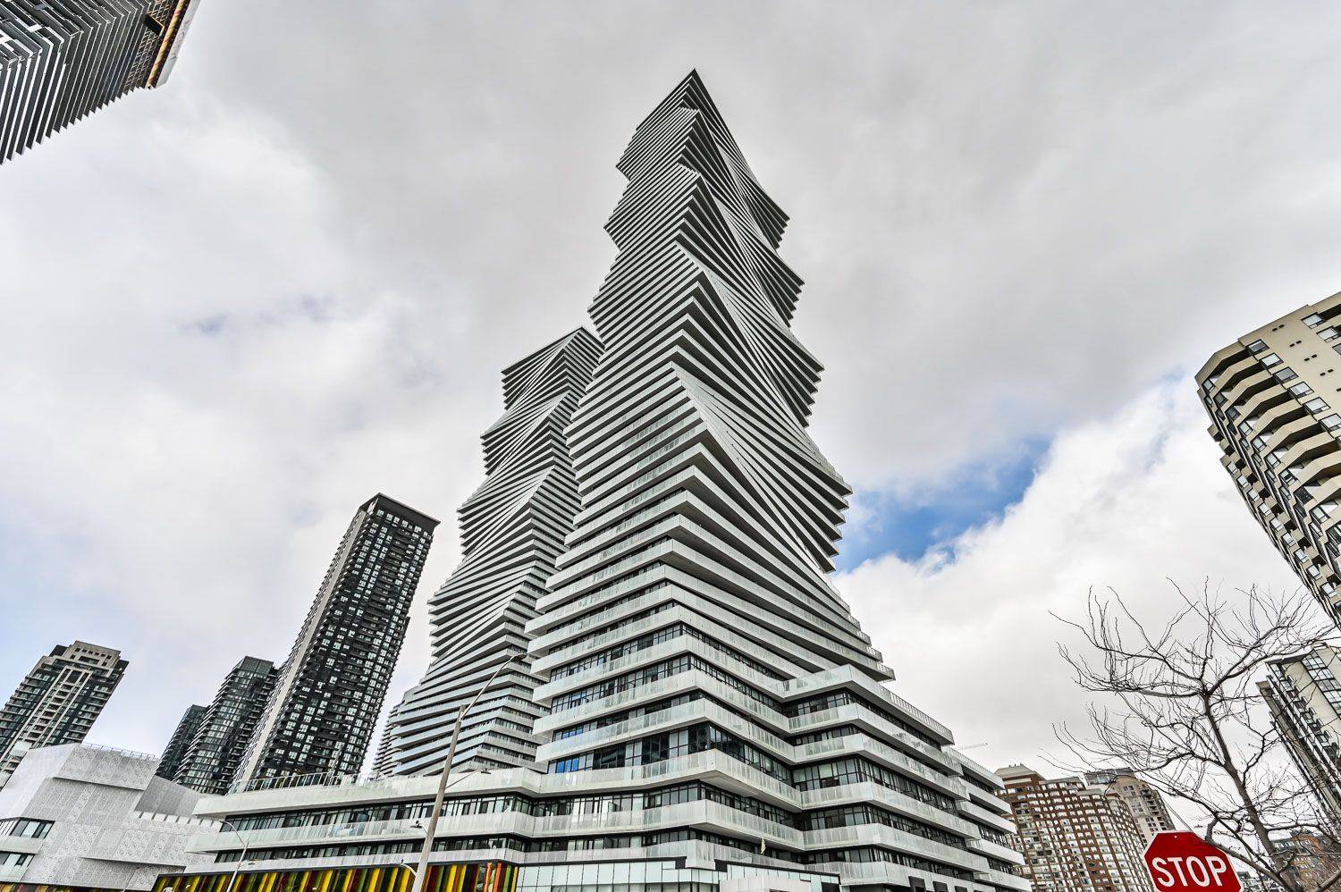 3883 Quartz RD #208, Mississauga, ON L5B 0M4