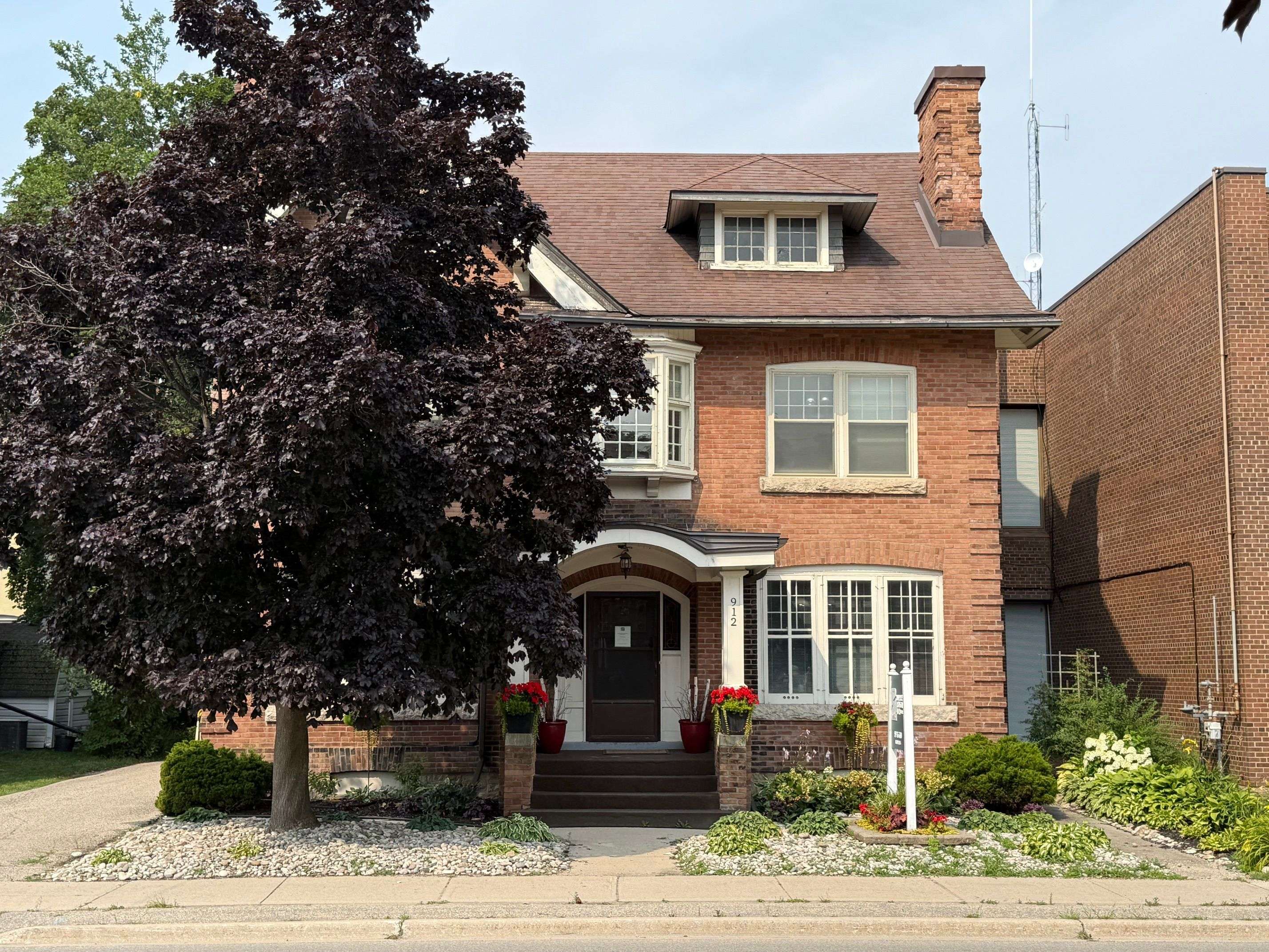 912 2nd AVE W, Owen Sound, ON N4K 4M7