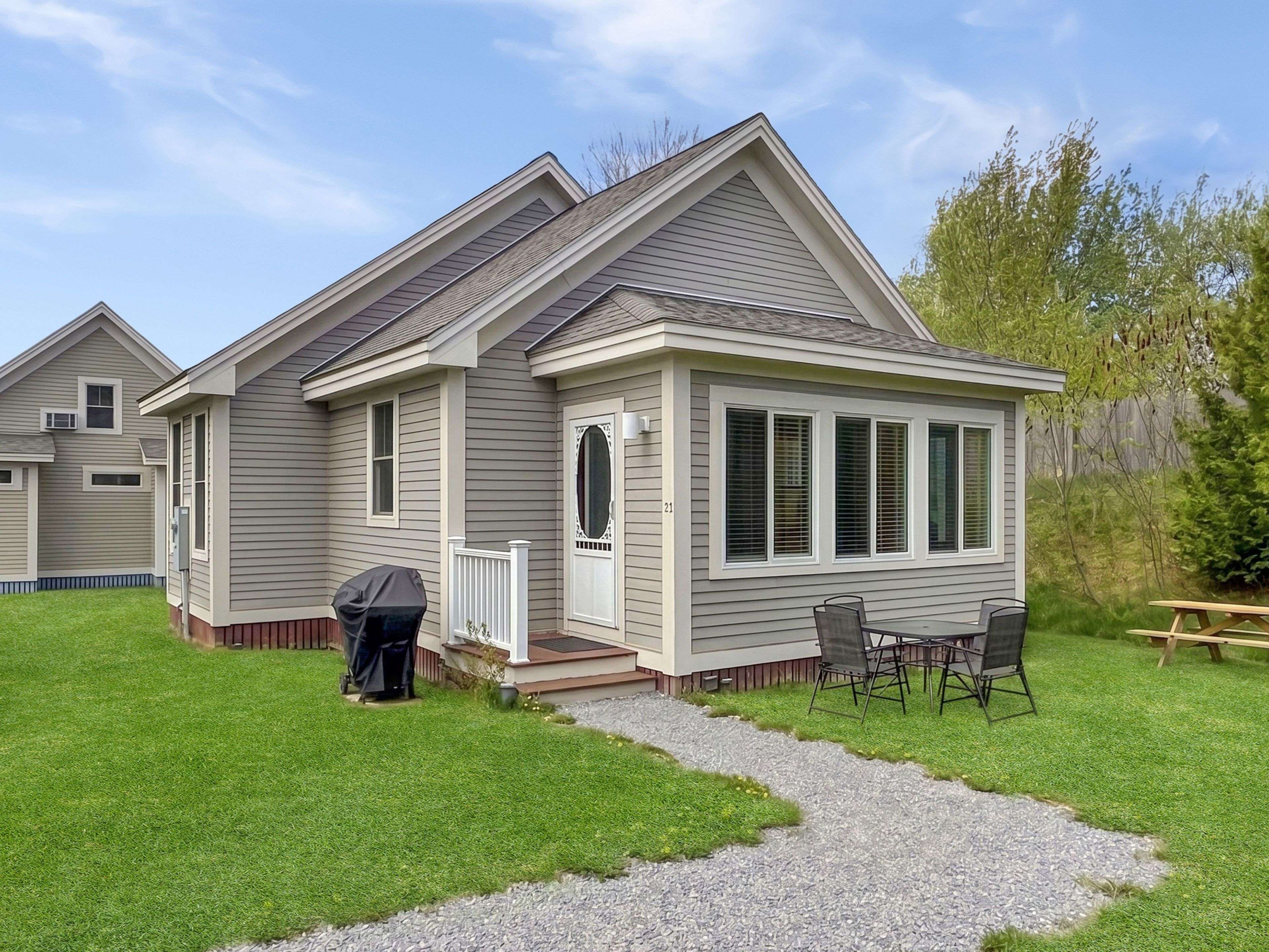 26 Meadow View LN #13, Prince Edward County, ON K0K 1P0