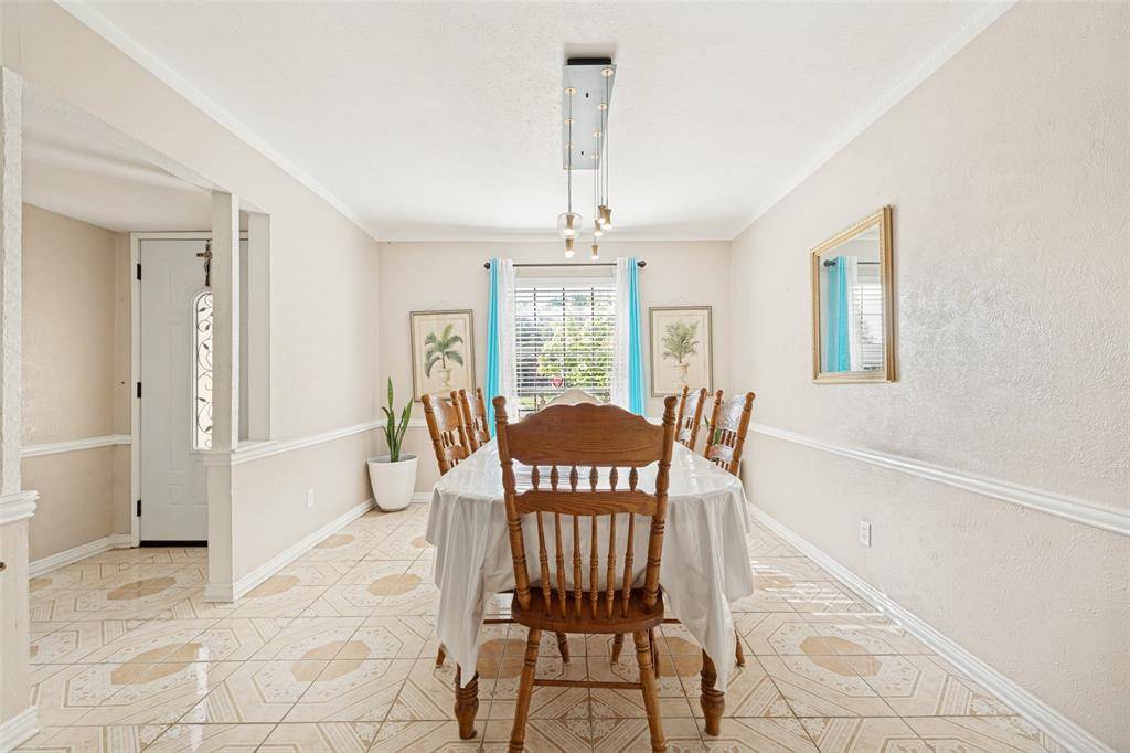 1429 Meandering Way, Garland, TX 75040