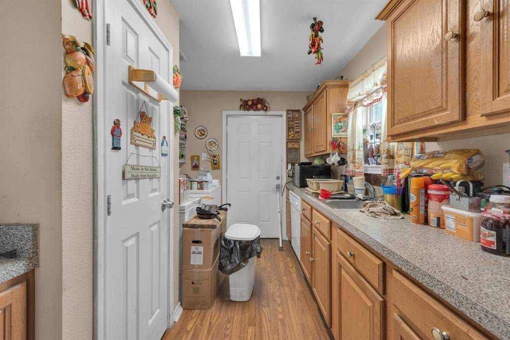 914 Armstrong Road, Seagoville, TX 75159