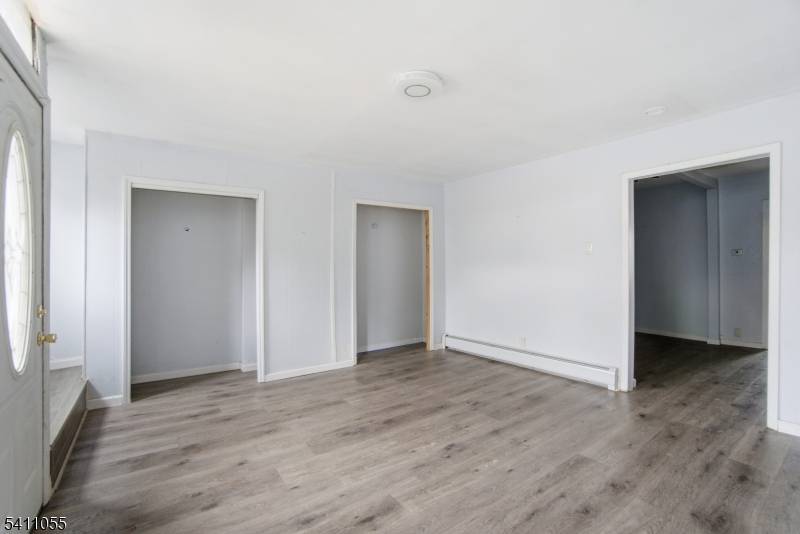 13 Cottage St, Bayonne City, NJ 07002