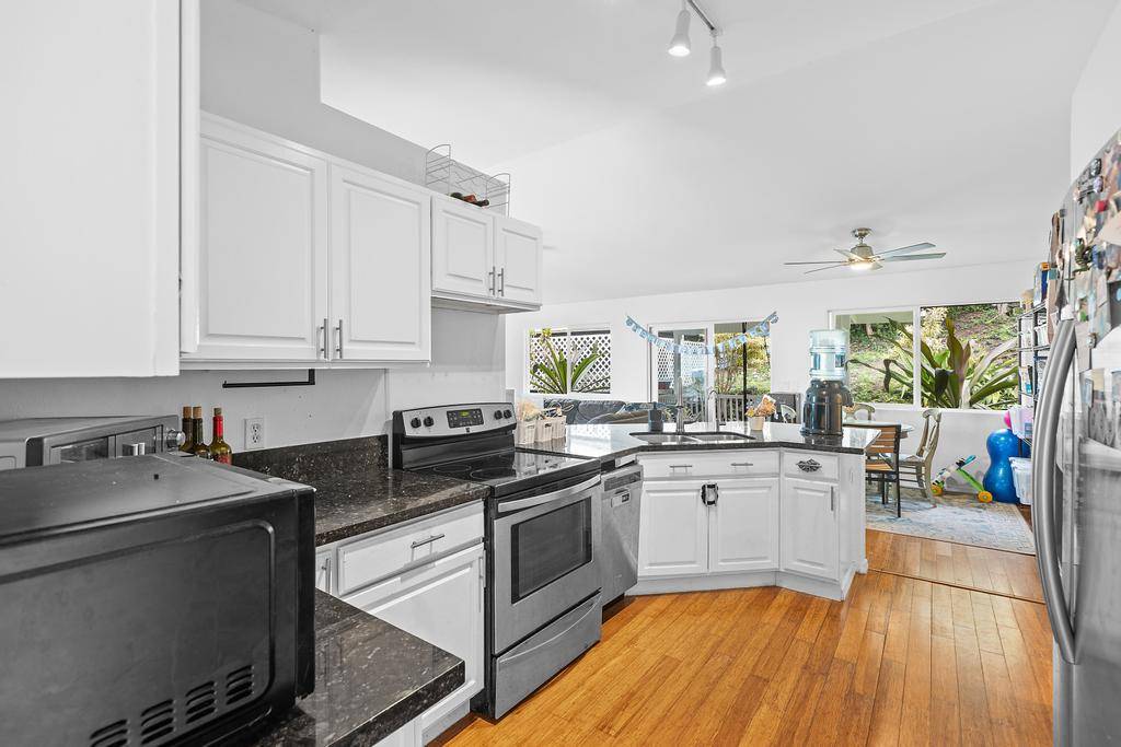 87-3194 GUAVA RD, Captain Cook, HI 96704