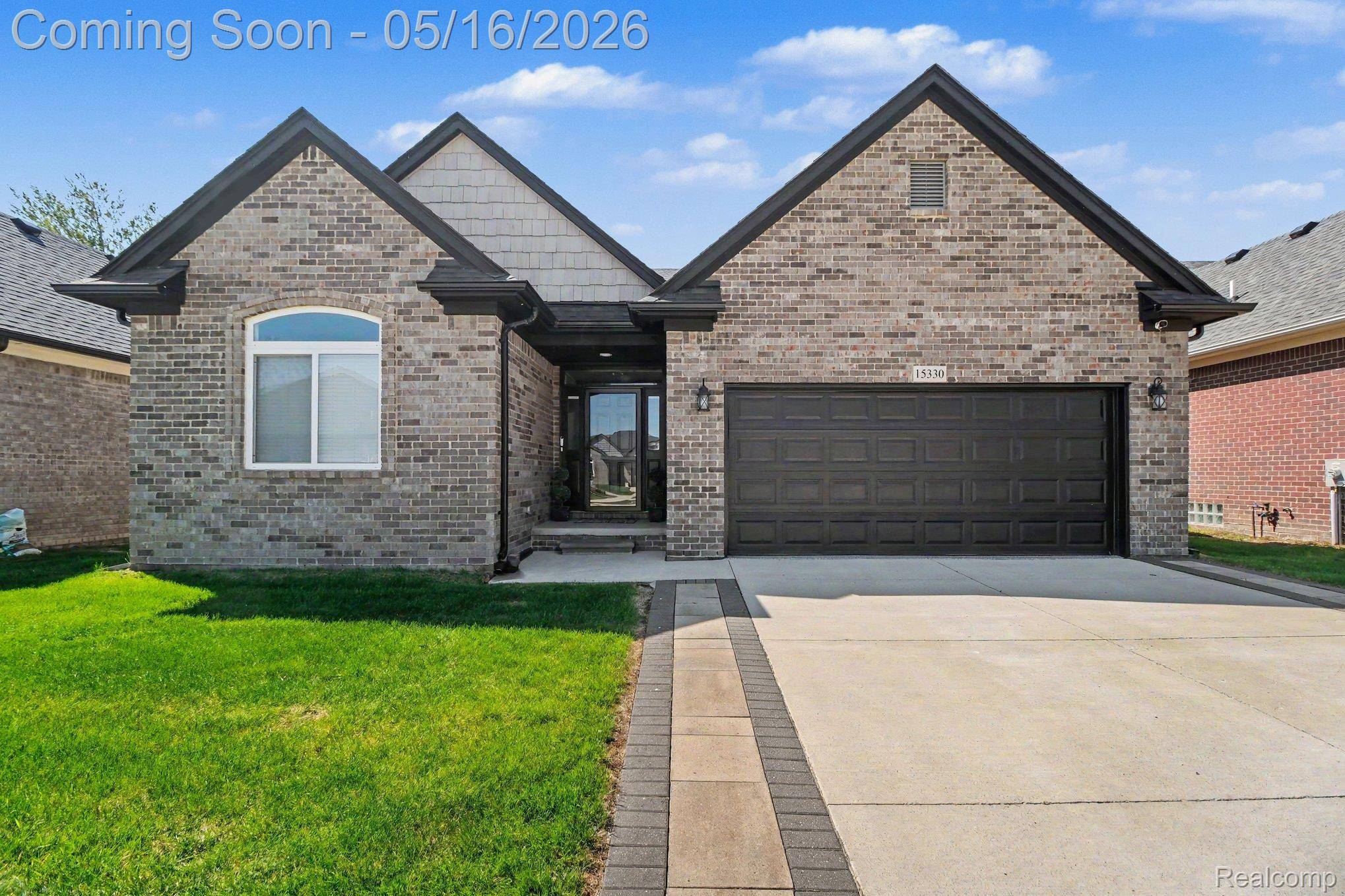 15330 Eton Pointe DR, Clinton Charter Township, MI 48035